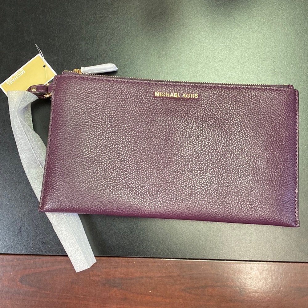 Brand new Michael Kors Wristlet